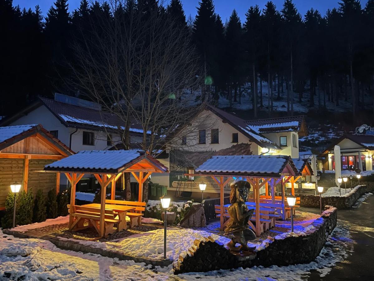 Hotel & Gasthaus Sterngrund Zella-Mehlis Exteriör bild