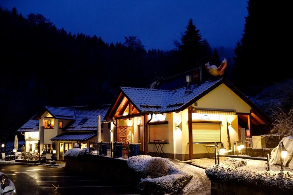 Hotel & Gasthaus Sterngrund Zella-Mehlis Exteriör bild