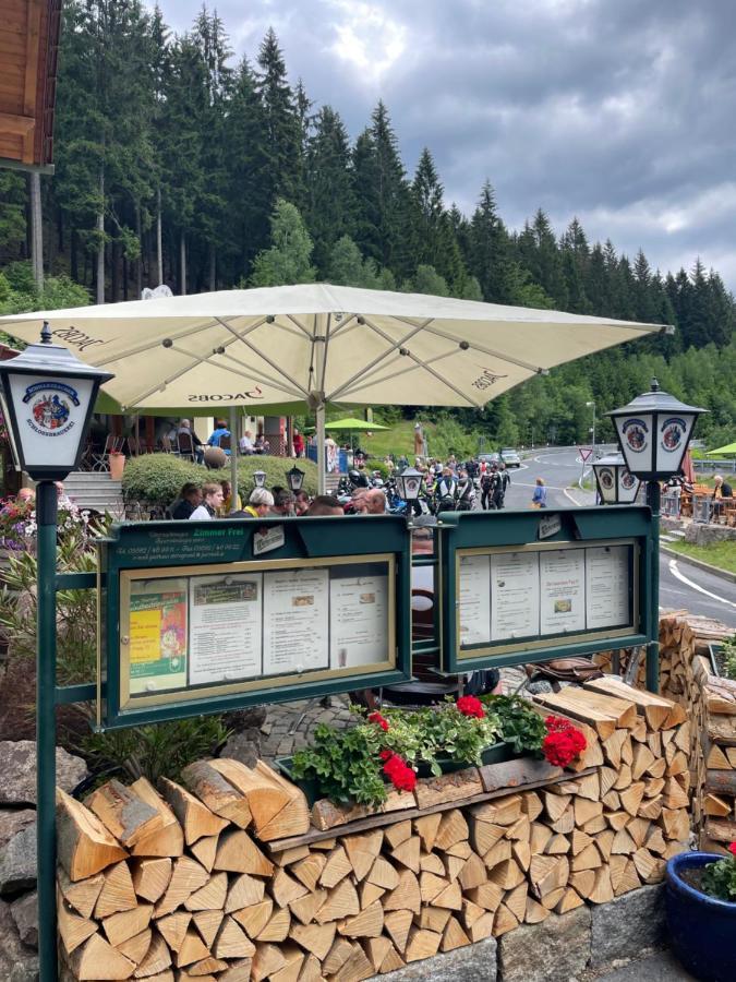 Hotel & Gasthaus Sterngrund Zella-Mehlis Exteriör bild