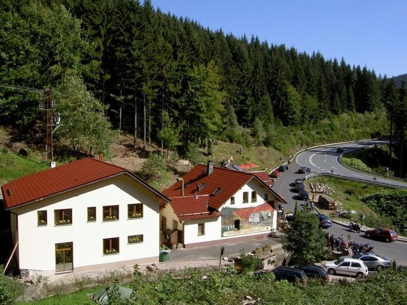 Hotel & Gasthaus Sterngrund Zella-Mehlis Exteriör bild