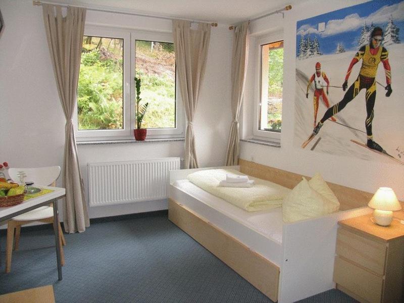 Hotel & Gasthaus Sterngrund Zella-Mehlis Rum bild